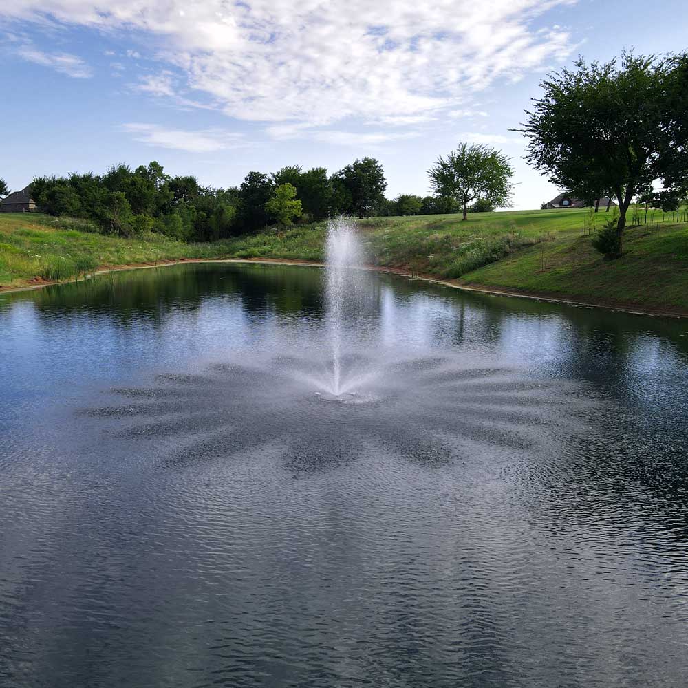 PondSelect Classic Series 1.5 HP Pond Fountain, 5 Spray Patterns – 120V