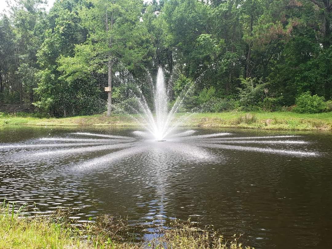 Vanguard Hydro-Torque 550 Series Floating Lake Fountain